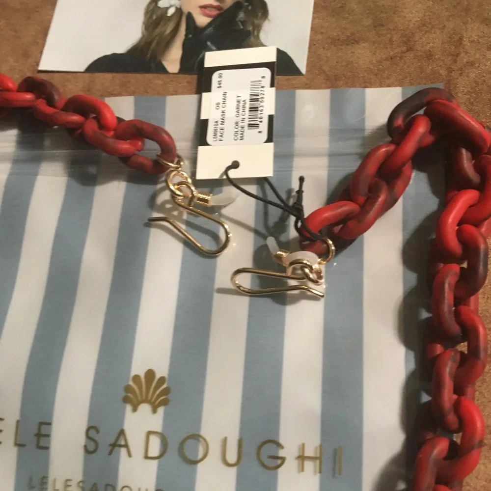 LELE SADOUGHI NWT AUTHENTIC GARNET & BLACK RESIN CABLE LINK FACE MASK CH…